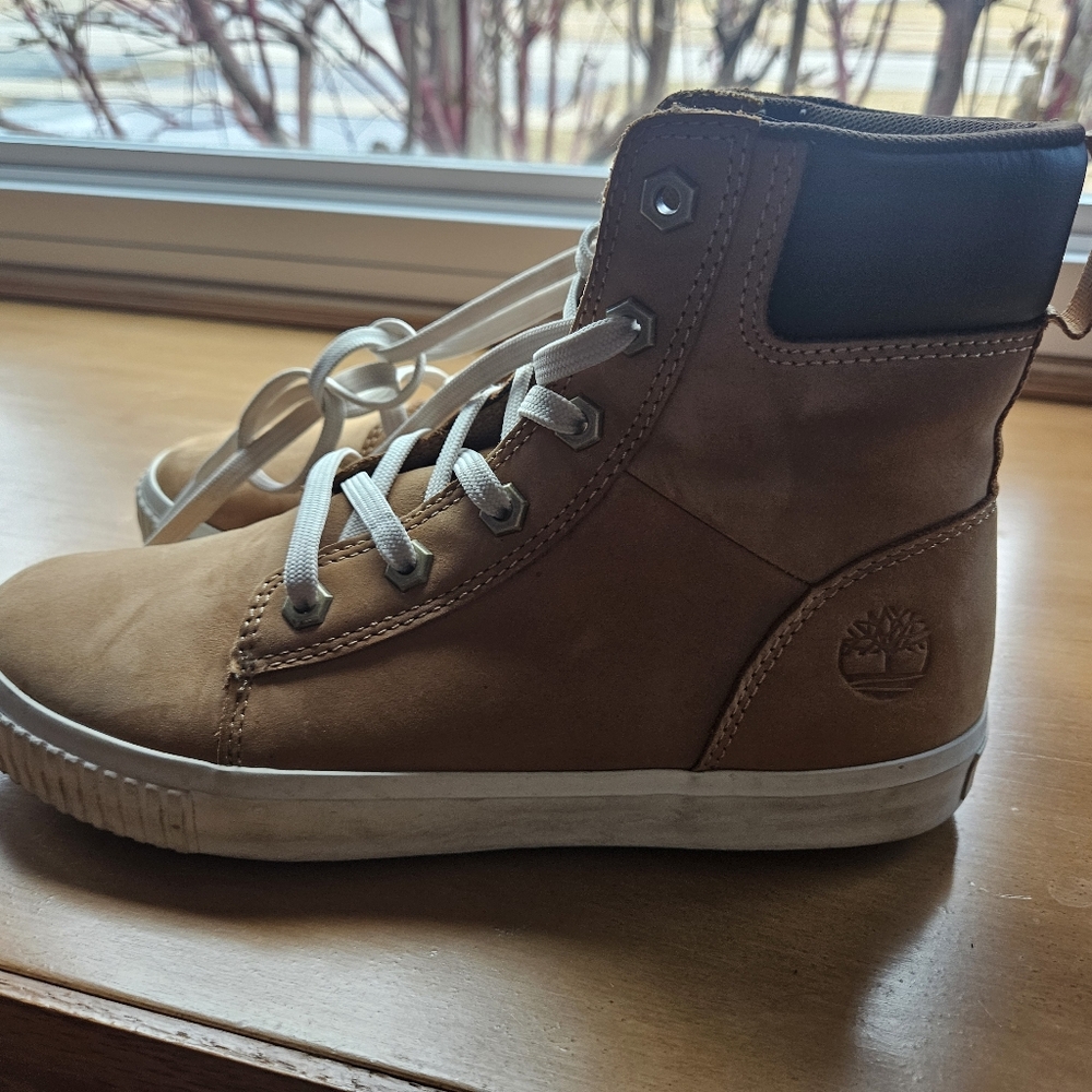 Timberland Women's Brown High-Top Sneakers